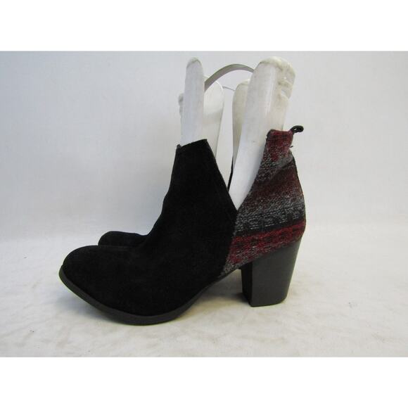 Minnetonka Womens Size 8.5 Black Suede Chelsea Ankle Booties - Picture 1 of 11